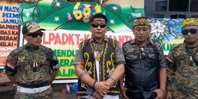 Ketua DPC LPADKT Kota Tarakan Robinson Usat (2 dari kiri) Saat Kegiatan di Polres Tarakan. Foto: Fokus Borneo 