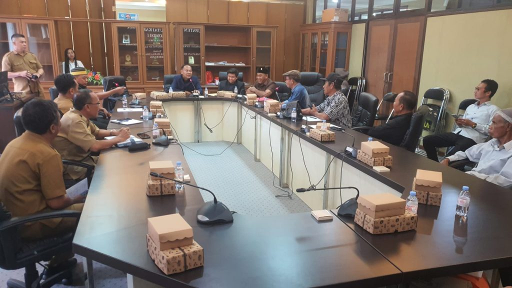 Ruang Rapat Komisi I DPRD Kab Kutai Kartanegara