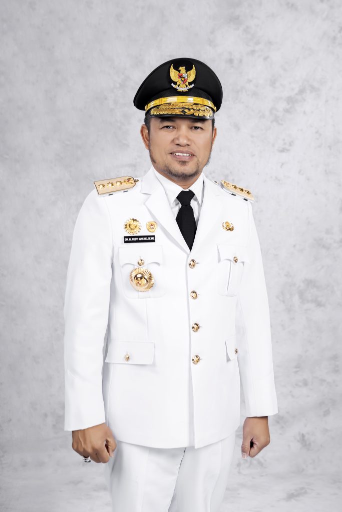 17466895761. Gubernur Kaltim (PDUB)