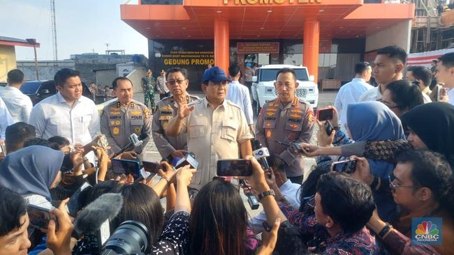 Foto: Presiden Prabowo Subianto di RS Polri, Kramat Jati, Jakarta Timur, Senin (1/9/2025). (CNBC Indonesia/Emir Yanwardhana)